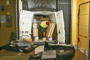 Lastning av paketbil